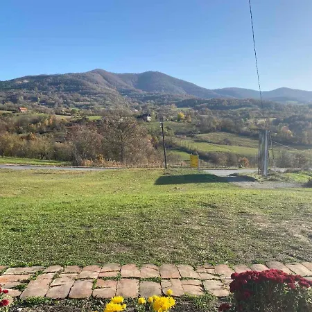 Civova Brvnara 度假居