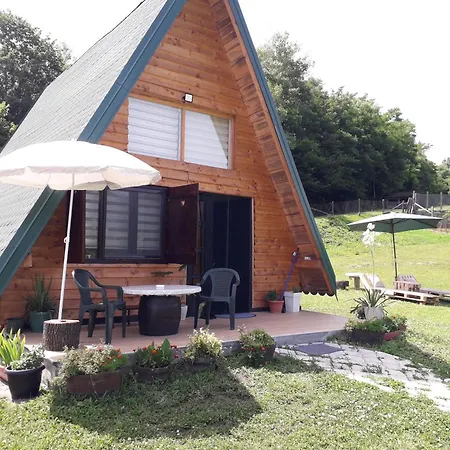 Civova Brvnara Сasa de vacaciones *